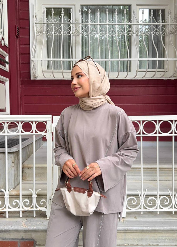 Lal Takım – Pike Kumaş Taşlı Tesettür Takım Bej