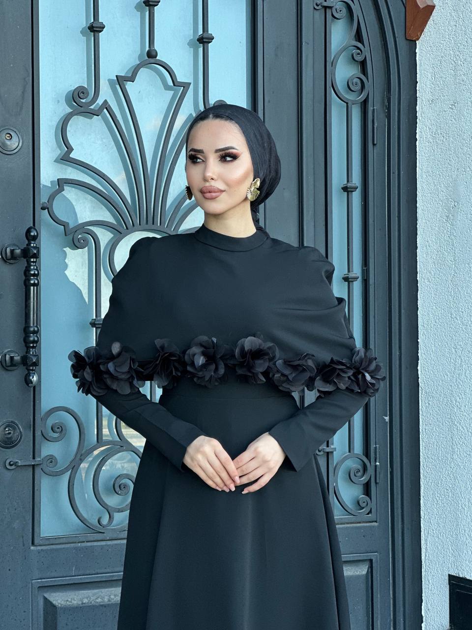 Gül Detaylı Menekşe Abiye Siyah