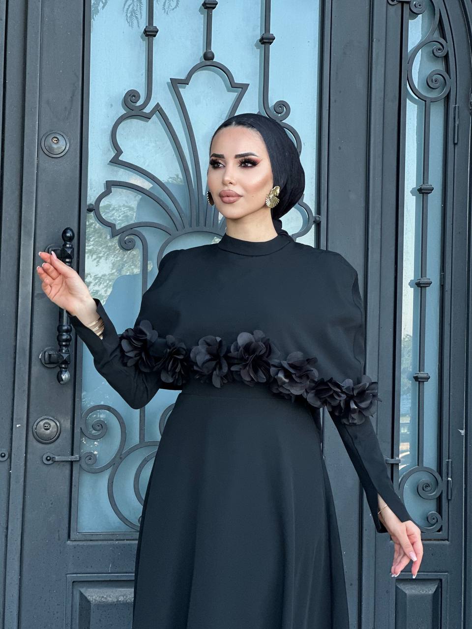 Gül Detaylı Menekşe Abiye Siyah
