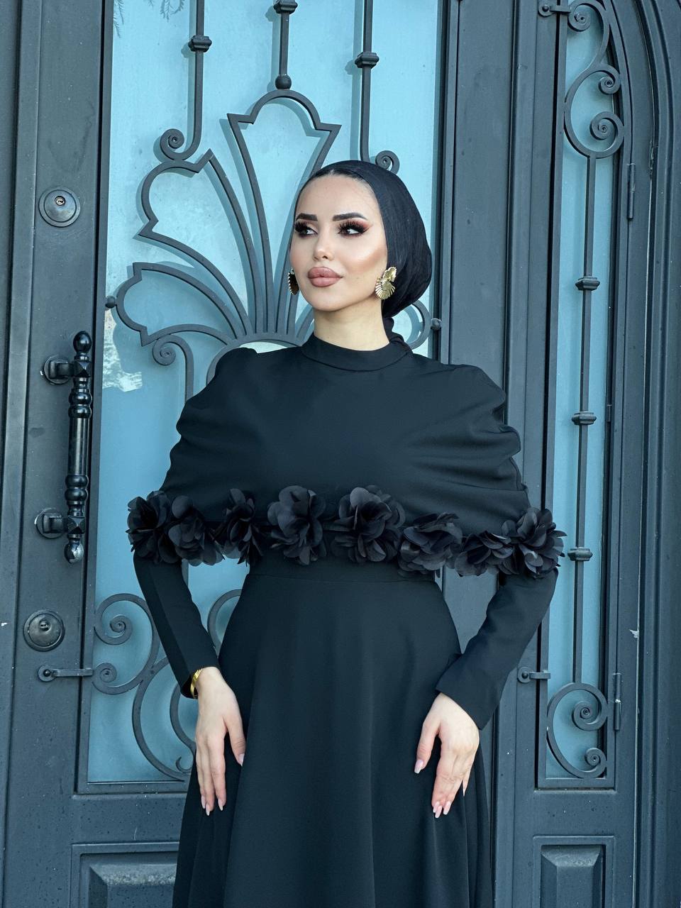 Gül Detaylı Menekşe Abiye Siyah