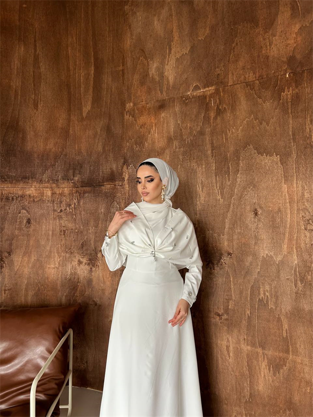 Leyla Abiye Beyaz